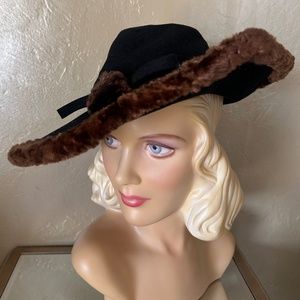 OUTSTANDING 1940s' BLACK FELT WIDE BRIM FEDORA EDGED IN BROWN FUR